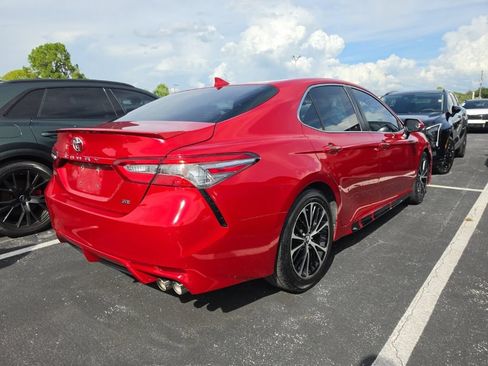 Used 2019 Toyota Camry SE FWD image 8