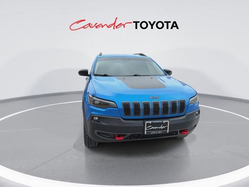 Used 2022 Jeep Cherokee Trailhawk image 3
