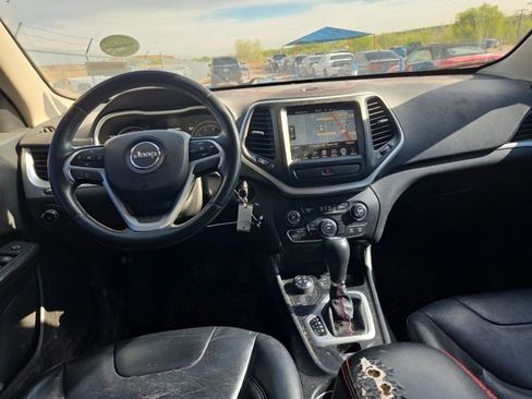 Used 2015 Jeep Cherokee Trailhawk w/ Leather Interior Group AWD/4WD image 8