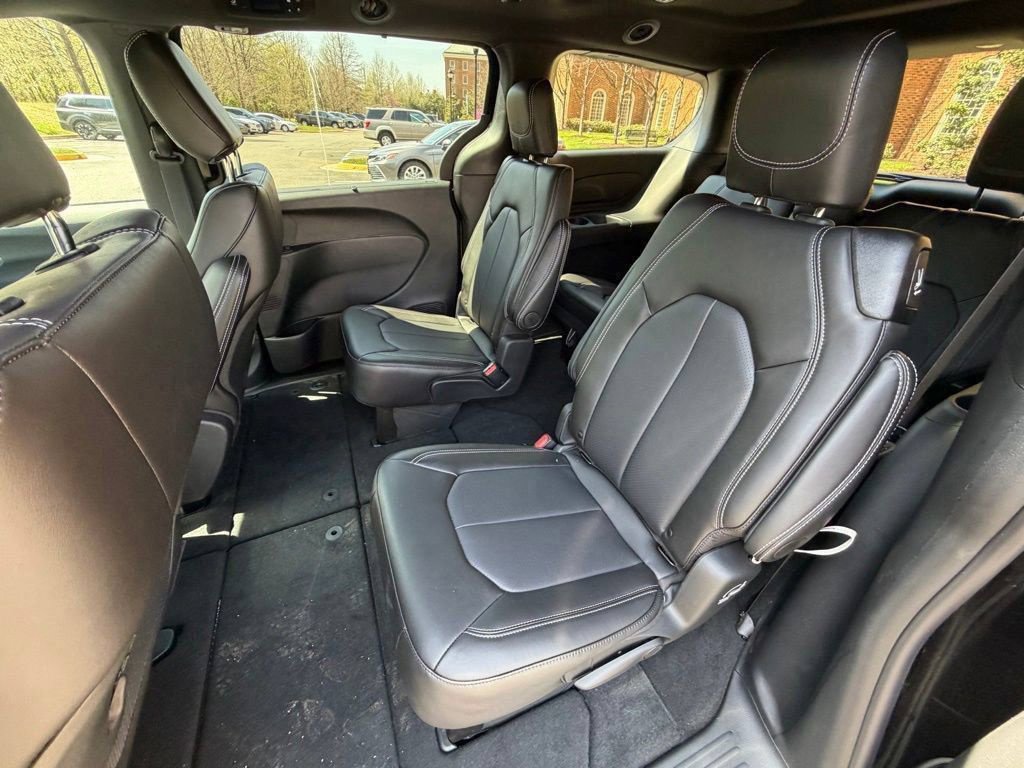 New 2026 Chrysler Pacifica Select w/ S Appearance Package FWD image 12