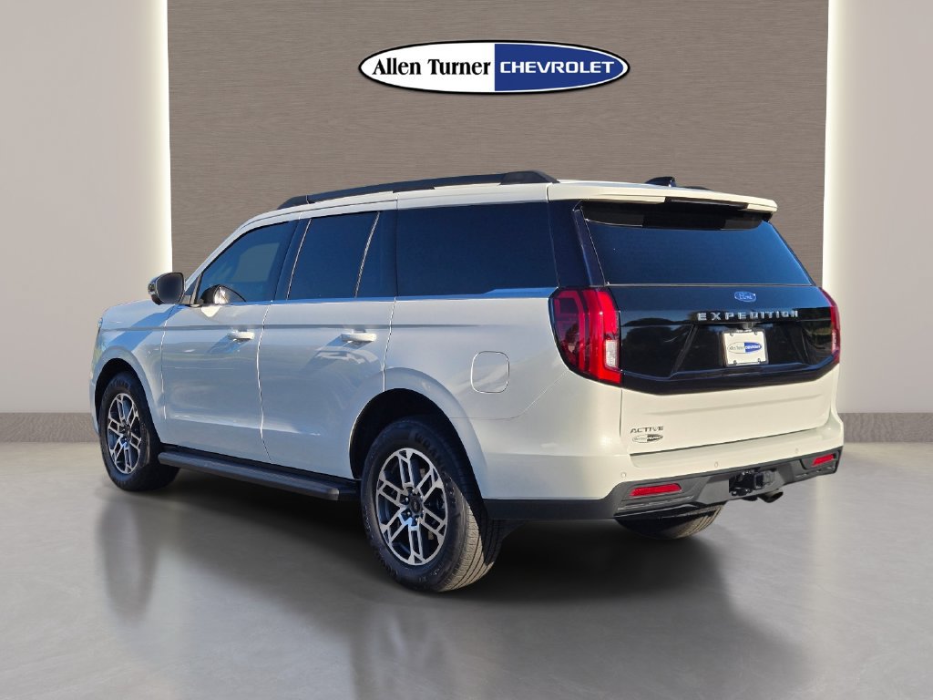 Used 2026 Ford Expedition Active RWD image 8