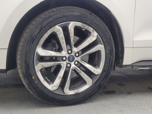 Used 2016 Ford Edge Sport image 31