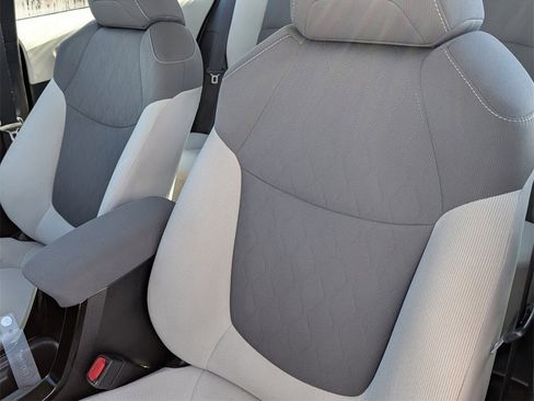 Used 2021 Toyota Corolla LE image 22