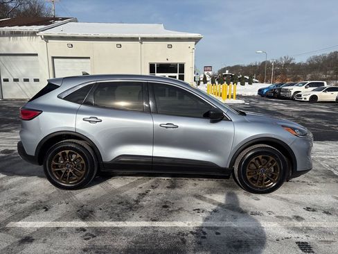 Used 2022 Ford Escape SE w/ Convenience Package AWD/4WD image 6