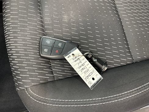 Used 2025 Chevrolet Equinox LT image 34