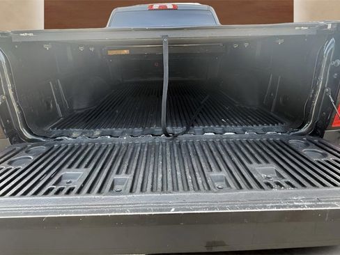 Used 2018 Chevrolet Silverado 1500 LT image 22