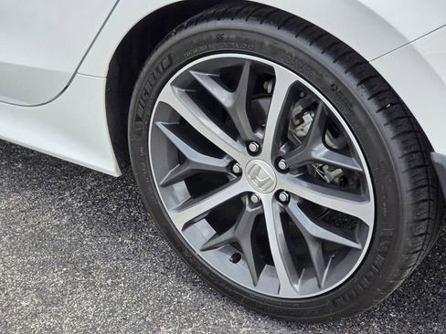 Used 2024 Honda Civic Touring image 11