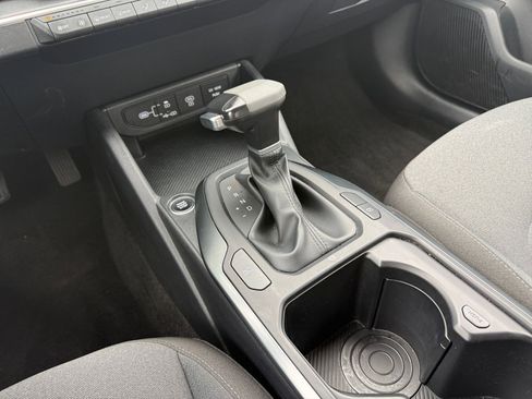 Used 2025 Kia K4 LXS image 42