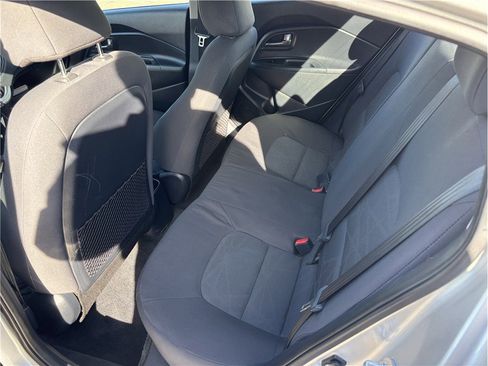 Used 2013 Kia Rio LX w/ PWR Pkg image 10