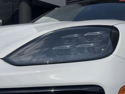 Certified 2025 Porsche Cayenne Coupe AWD/4WD image 16