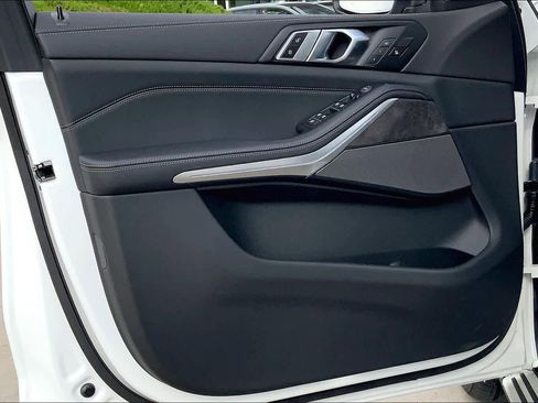 New 2025 BMW X5 sDrive40i w/ Climate Comfort Package image 10