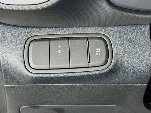 Certified 2025 Hyundai Venue SEL FWD image 10