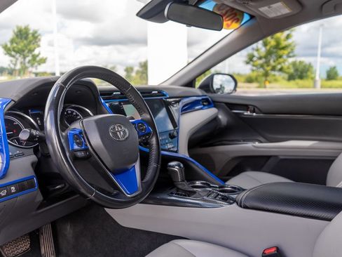 Used 2020 Toyota Camry SE FWD image 19