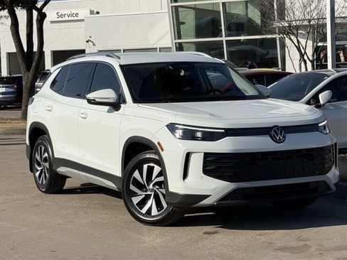 Used 2025 Volkswagen Tiguan S image 25