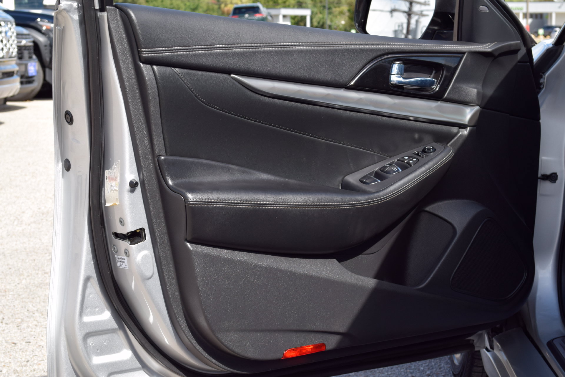 Used 2023 Nissan Maxima SV w/ Floor Mat Group FWD image 17