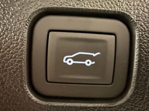 New 2026 GMC Acadia Elevation w/ Elevation Premium Package FWD image 9