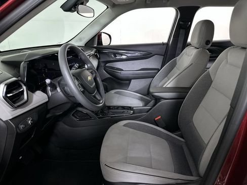Used 2025 Chevrolet TrailBlazer LT AWD/4WD image 20