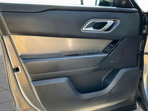 Used 2019 Land Rover Range Rover Velar S AWD/4WD image 22
