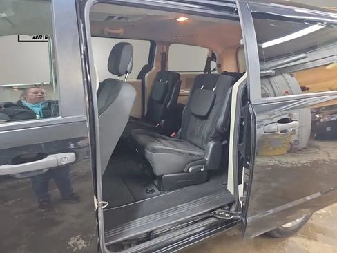 Used 2019 Dodge Grand Caravan SE w/ UConnect Hands-Free Group FWD image 10