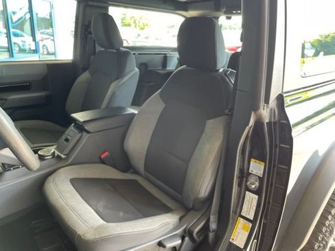 Used 2022 Ford Bronco 2-Door AWD/4WD image 21