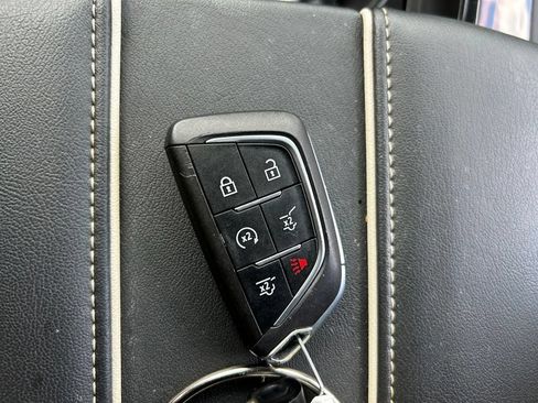 Used 2024 Cadillac Escalade ESV Premium Luxury w/ Performance Package AWD/4WD image 36