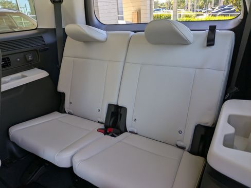 Certified 2025 Hyundai Santa Fe Calligraphy image 17