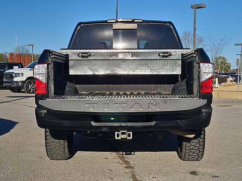 Used 2017 Nissan Titan SL image 33