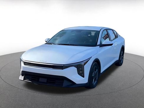 Used 2025 Kia K4 LXS image 7