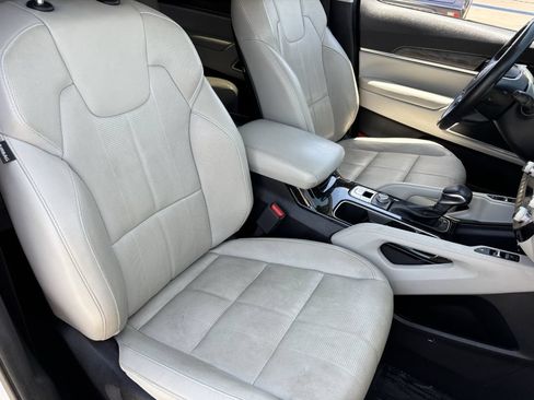 Used 2020 Kia Telluride EX AWD/4WD image 8