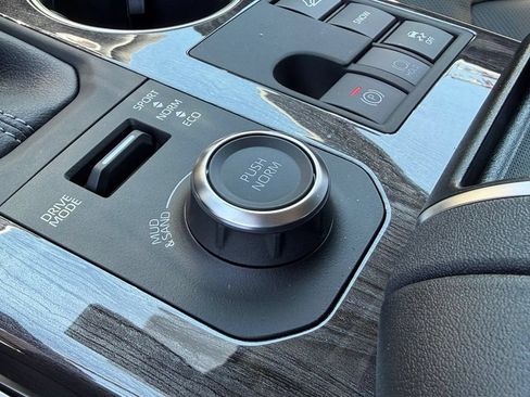 New 2026 Toyota Highlander Limited AWD/4WD image 29