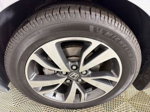 Used 2024 Honda Odyssey Touring image 13
