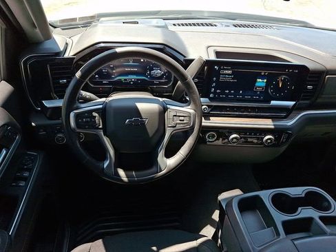Used 2022 Chevrolet Silverado 1500 LT AWD/4WD image 13