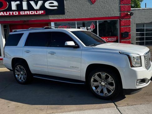 Used 2016 GMC Yukon Denali w/ Open Road Package AWD/4WD image 3