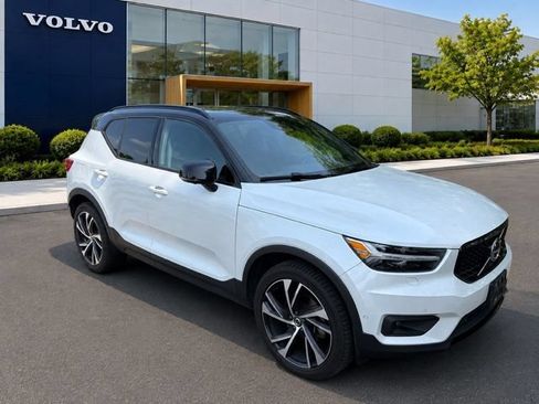 Used 2019 Volvo XC40 T5 R-Design AWD/4WD image 3