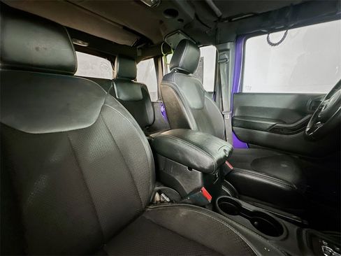 Used 2017 Jeep Wrangler Unlimited Sahara image 26