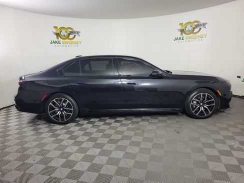Used 2023 BMW 760i xDrive AWD/4WD image 7