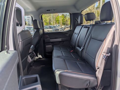 Used 2025 Ford F250 Lariat AWD/4WD image 27
