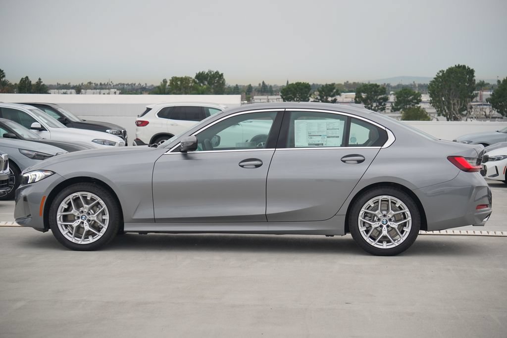 Used 2026 BMW 330i xDrive Sedan w/ Convenience Package AWD/4WD image 4