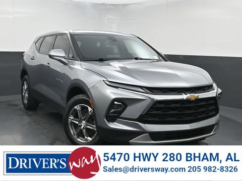 Used 2024 Chevrolet Blazer LT FWD image 1