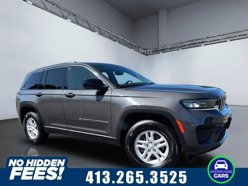 Used 2023 Jeep Grand Cherokee Laredo AWD/4WD image 1