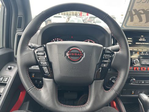 Used 2025 Nissan Frontier PRO-4X image 14