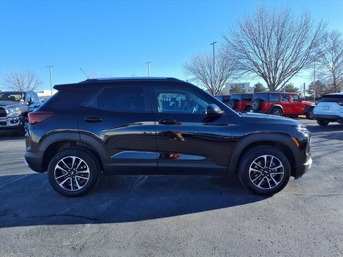 Used 2025 Chevrolet TrailBlazer LT image 29