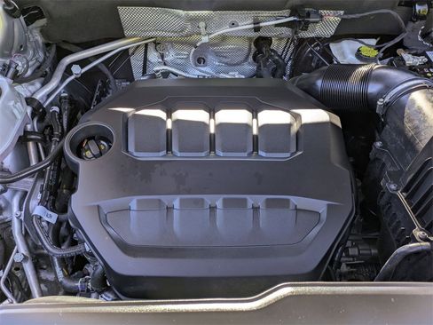 Used 2025 Volkswagen Atlas Cross Sport SE image 35