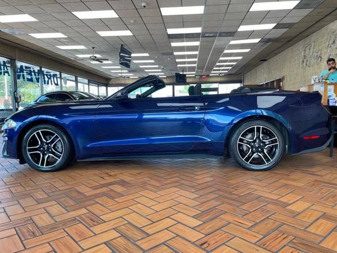 Used 2019 Ford Mustang Convertible w/ Equipment Group 101A RWD image 5