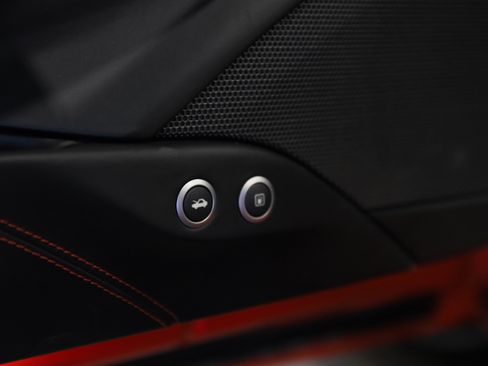 Used 2017 Ferrari 488 Spider RWD image 18