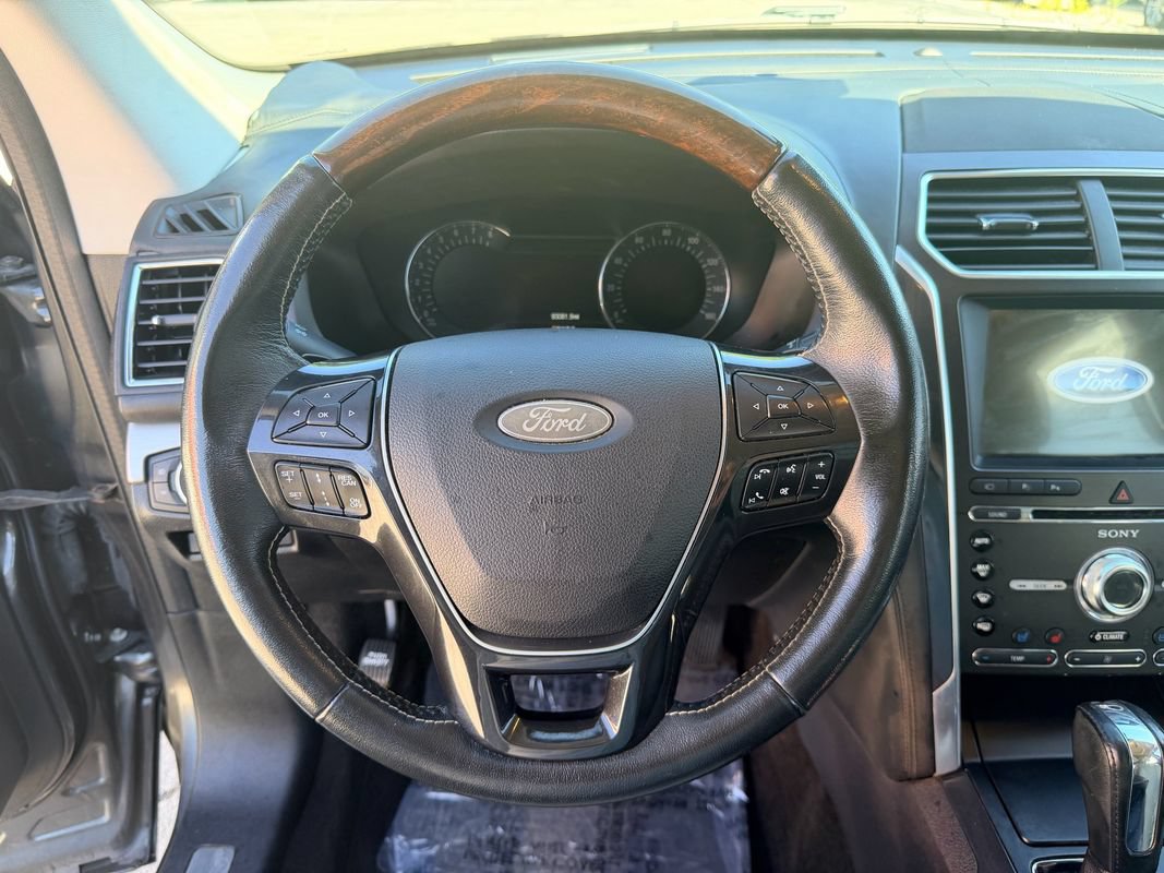 Used 2017 Ford Explorer Platinum AWD/4WD image 19