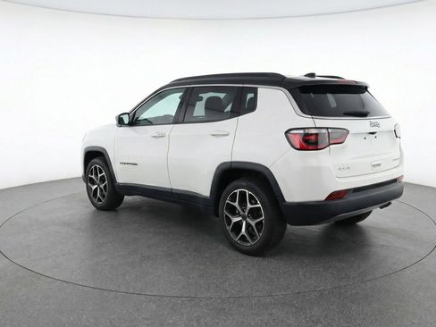Used 2025 Jeep Compass Limited image 6