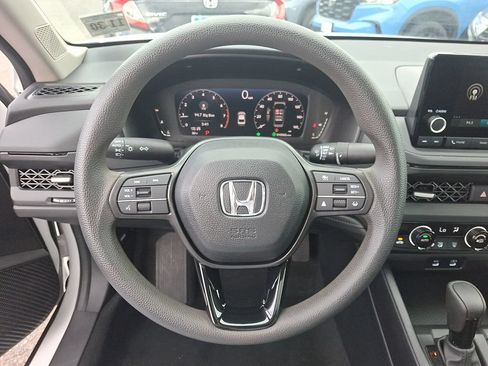 Used 2025 Honda Accord SE image 19