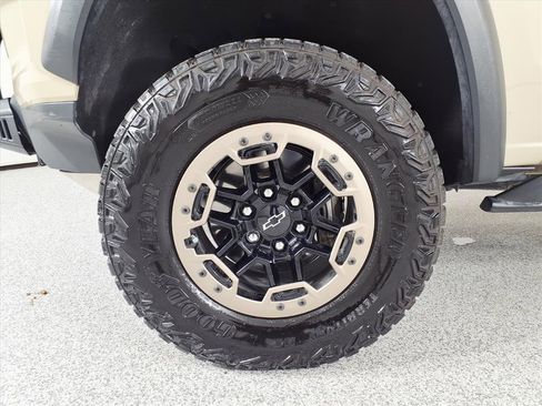 Used 2023 Chevrolet Colorado ZR2 w/ Desert Boss Special Edition image 18