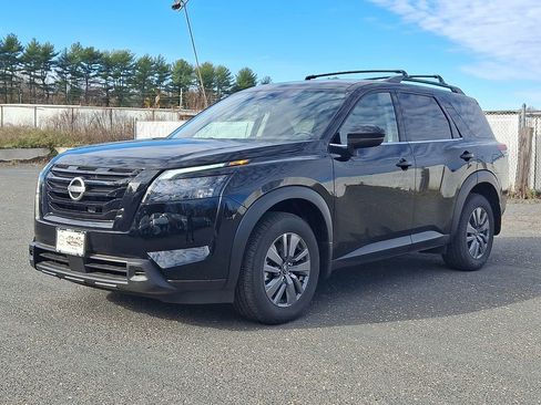 New 2025 Nissan Pathfinder SV w/ Black Appearance Package AWD/4WD image 3
